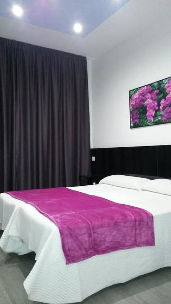 Hostal Buenos Aires Madrid Exterior foto